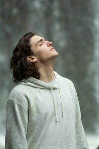 elijah-hiett-umfpFoKxIVg-unsplash hair loss social stigma